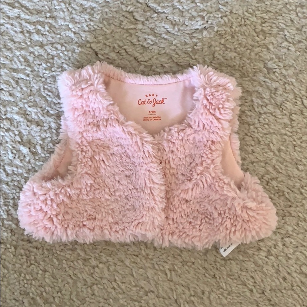 💛 Cat & Jack Faux Fur Vest(6-9m)
